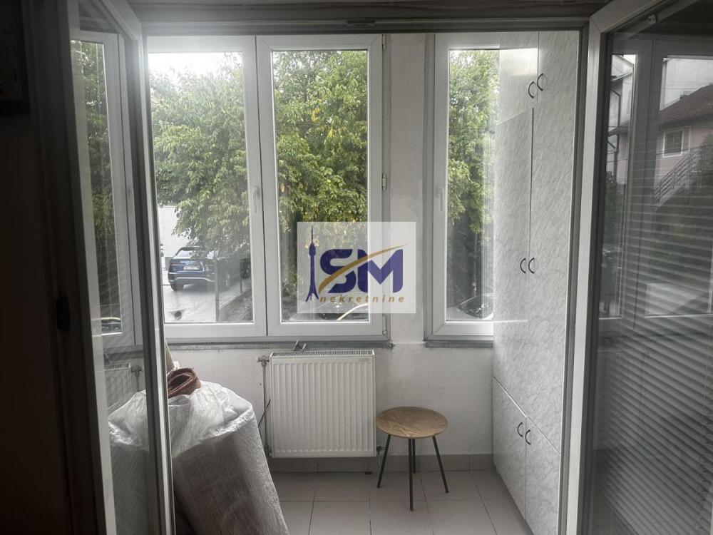Stan na prodaju u Beogradu, Petlovo brdo, jednoiposoban, 32m2, cena 88000 evra