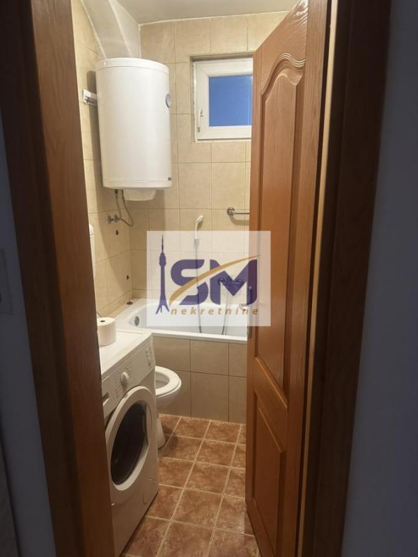 Stan na prodaju u Beogradu, Petlovo brdo, jednoiposoban, 32m2, cena 88000 evra