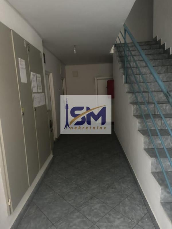 Stan na prodaju u Beogradu, Petlovo brdo, jednoiposoban, 32m2, cena 88000 evra