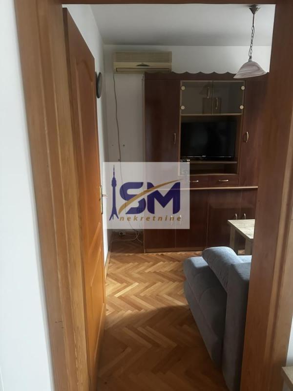 Stan na prodaju u Beogradu, Petlovo brdo, jednoiposoban, 32m2, cena 88000 evra