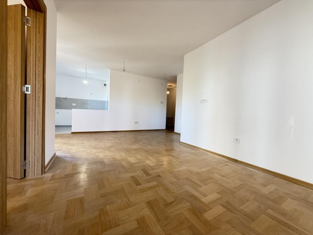 Stan na prodaju u Beogradu, Cvetkova pijaca, trosoban, 65m2, cena 205000 evra
