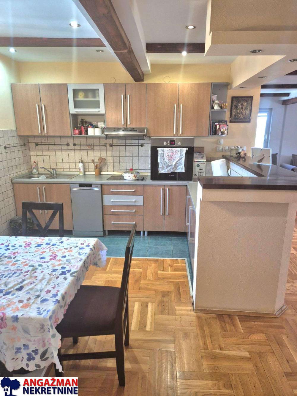 Stan na prodaju u Beogradu, Meandri, cetvorosoban, 70m2, cena 185000 evra