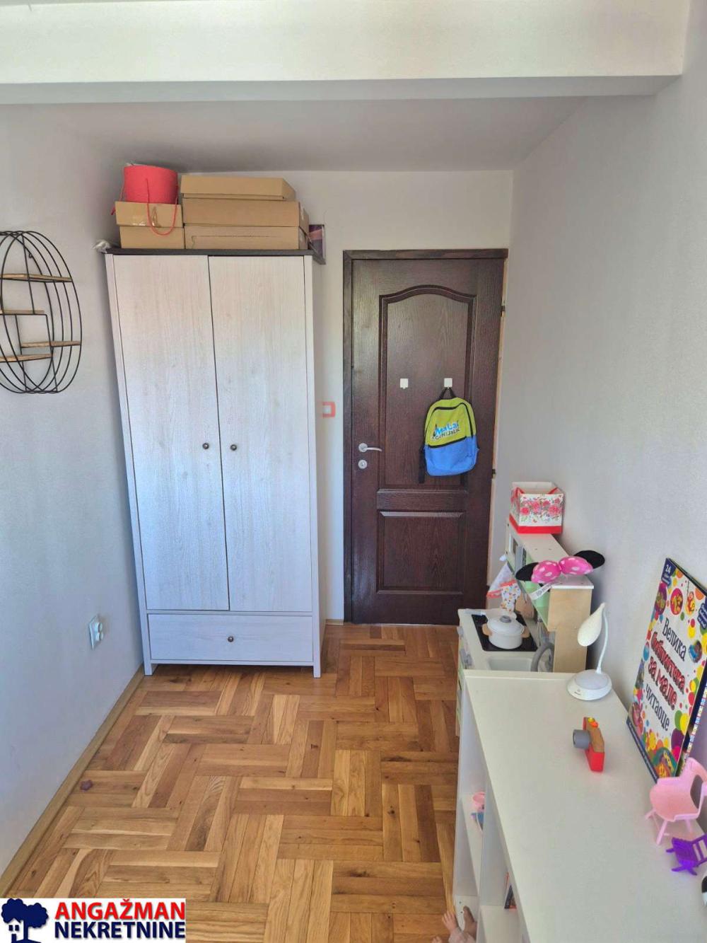 Stan na prodaju u Beogradu, Meandri, cetvorosoban, 70m2, cena 185000 evra