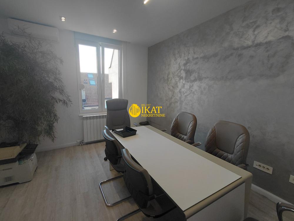 Stan na prodaju u Beogradu, Đeram pijaca, 118m2, cena 349000 evra