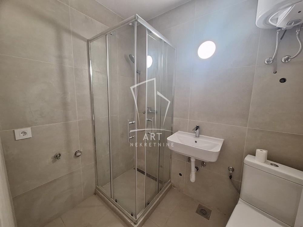 Stan na prodaju u Beogradu, Novi Beograd blok 63, jednoiposoban, 34m2, cena 159000 evra