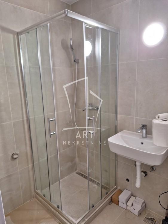 Stan na prodaju u Beogradu, Novi Beograd blok 63, jednoiposoban, 34m2, cena 159000 evra