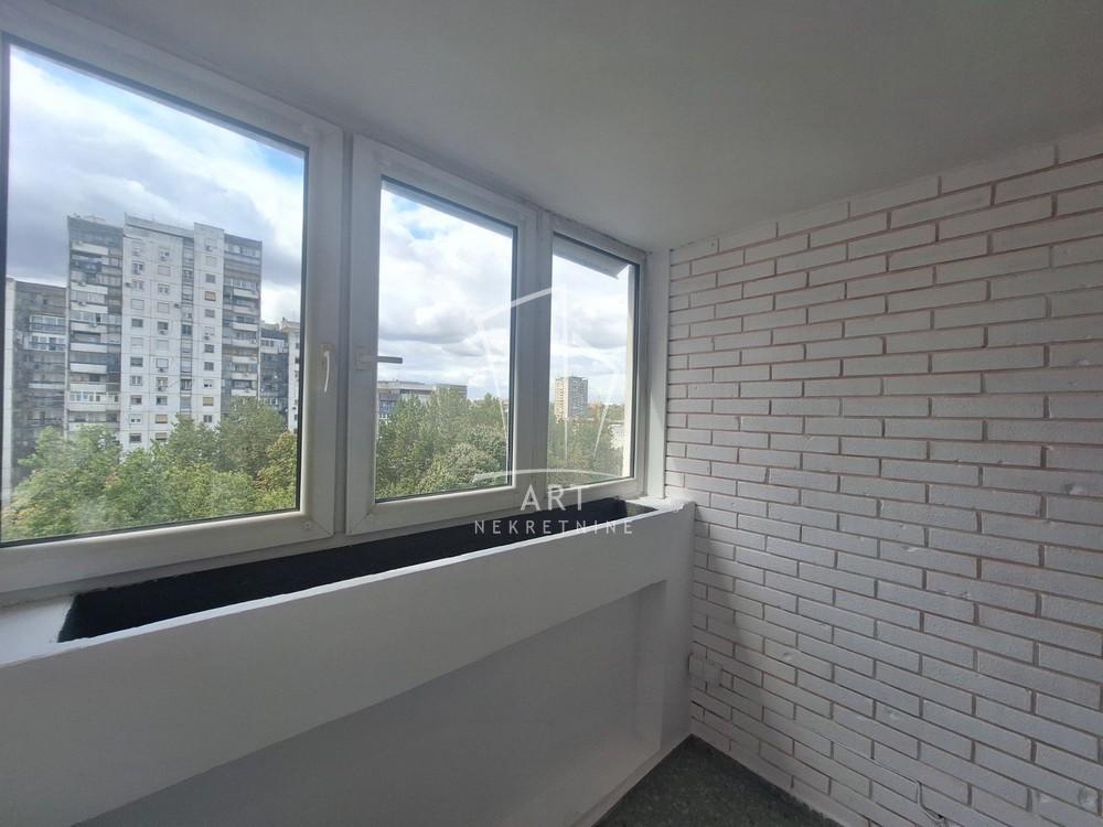 Stan na prodaju u Beogradu, Novi Beograd blok 63, jednoiposoban, 34m2, cena 159000 evra