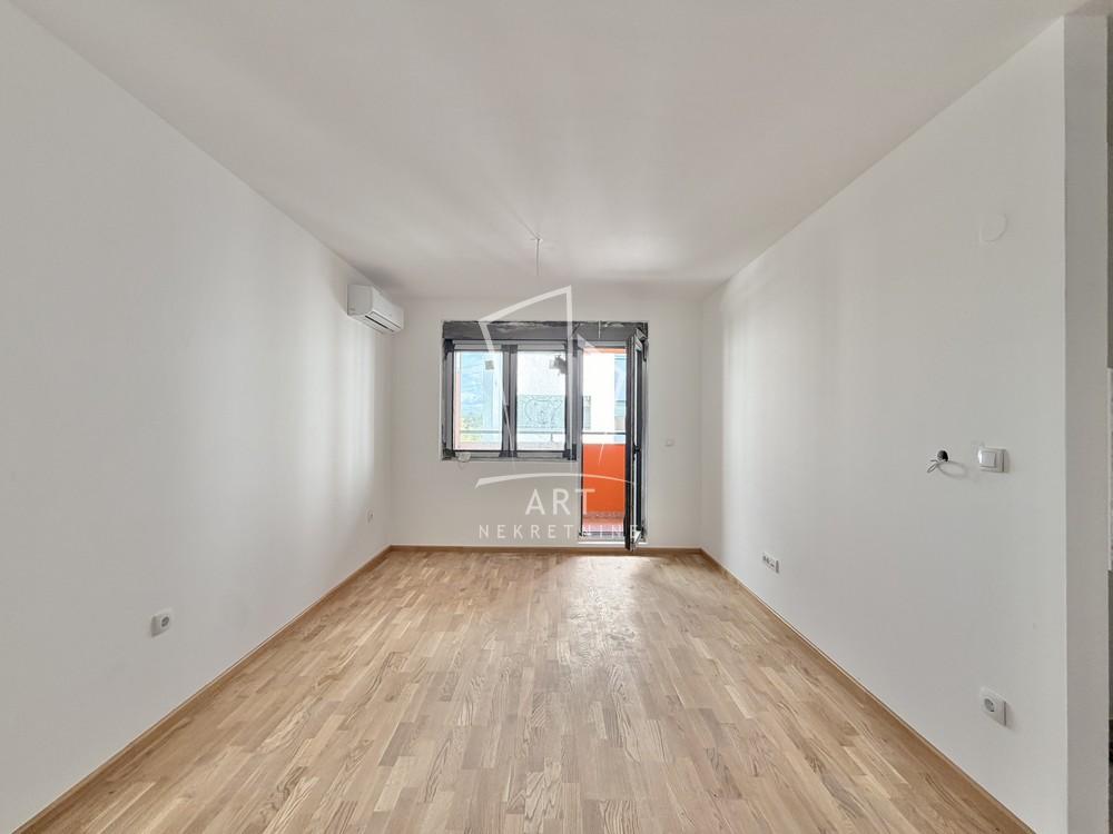 Stan na prodaju u Beogradu, Mirijevo, cetvorosoban, 56m2, cena 126600 evra