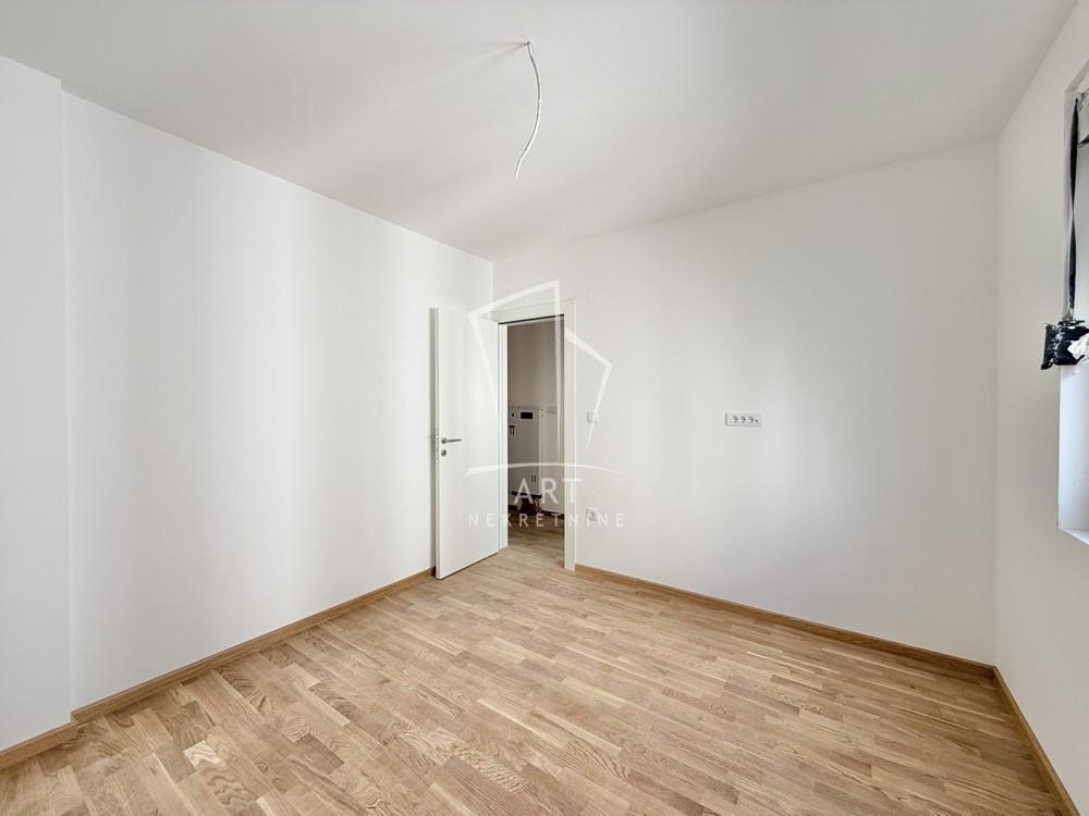 Stan na prodaju u Beogradu, Mirijevo, cetvorosoban, 56m2, cena 126600 evra