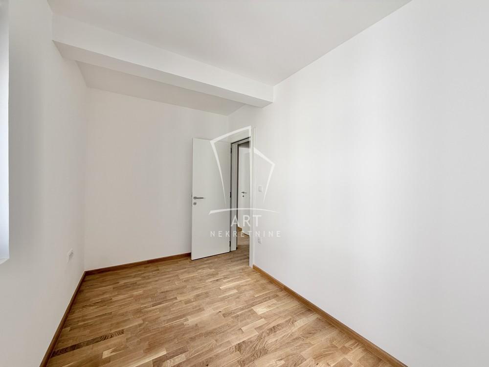 Stan na prodaju u Beogradu, Mirijevo, cetvorosoban, 56m2, cena 126600 evra