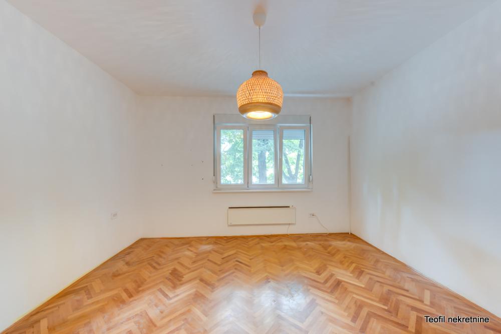 Stan na prodaju u Beogradu, Zemun, trosoban, 60m2, cena 185000 evra