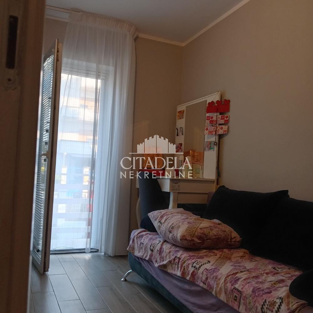 Stan na prodaju u Beogradu, Čukarica, trosoban, 67m2, cena 130000 evra