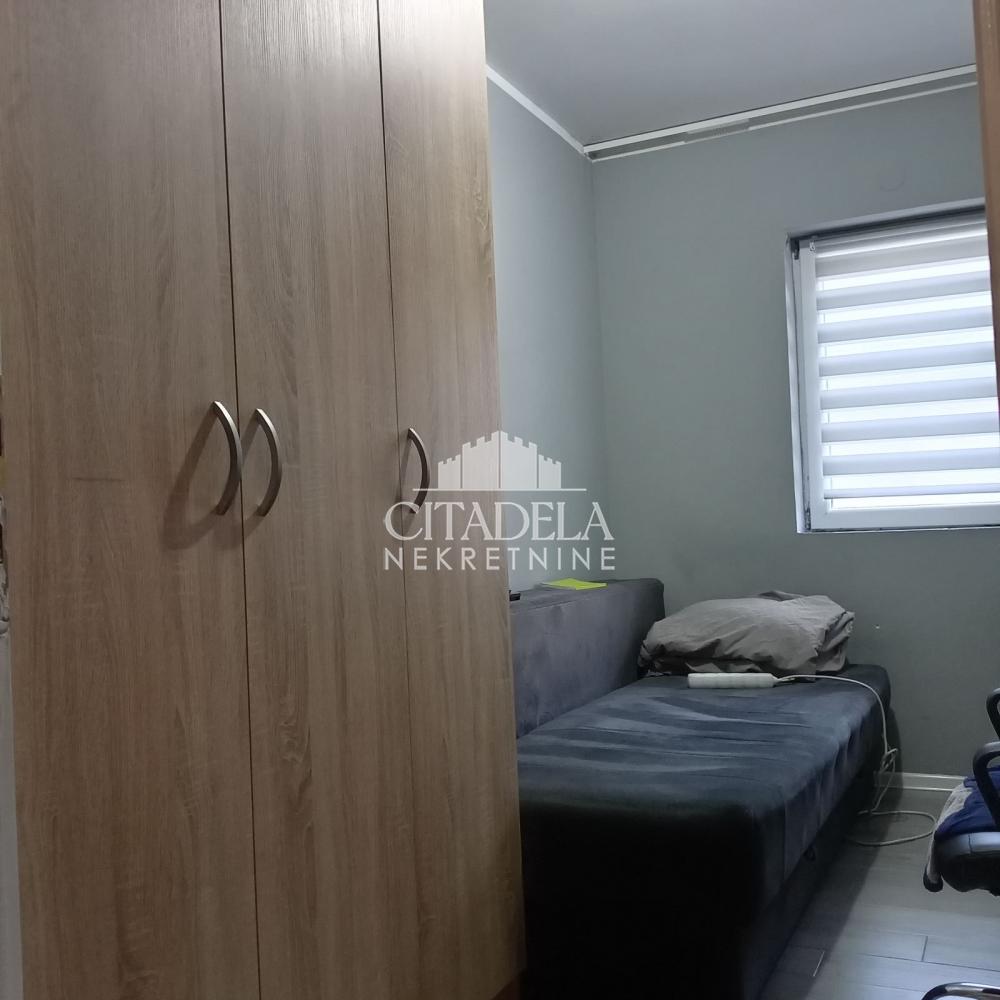 Stan na prodaju u Beogradu, Čukarica, trosoban, 67m2, cena 130000 evra