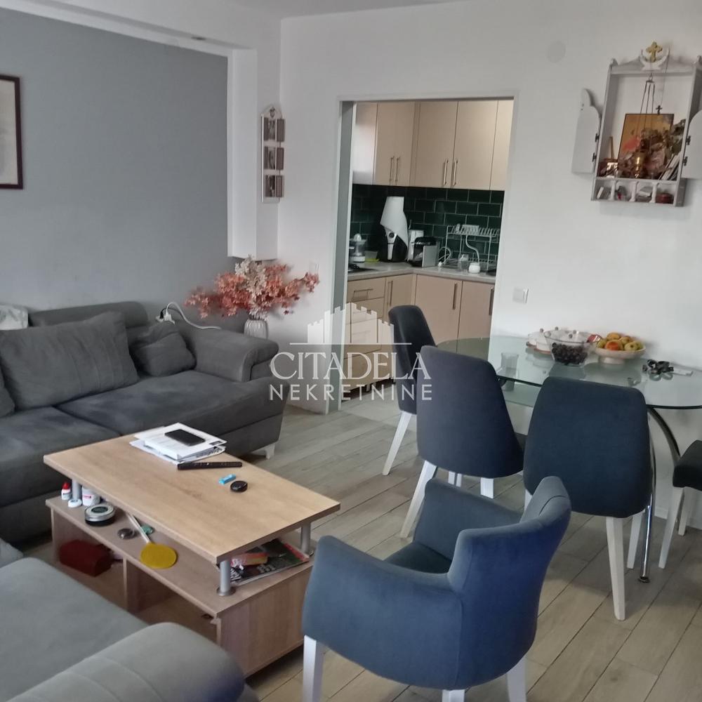 Stan na prodaju u Beogradu, Čukarica, trosoban, 67m2, cena 130000 evra