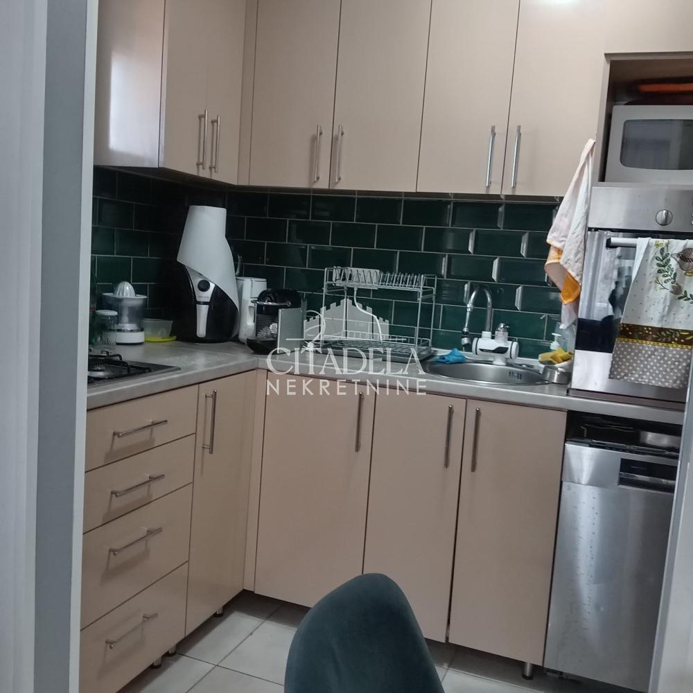 Stan na prodaju u Beogradu, Čukarica, trosoban, 67m2, cena 130000 evra