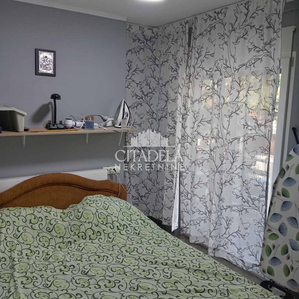 Stan na prodaju u Beogradu, Čukarica, trosoban, 67m2, cena 130000 evra