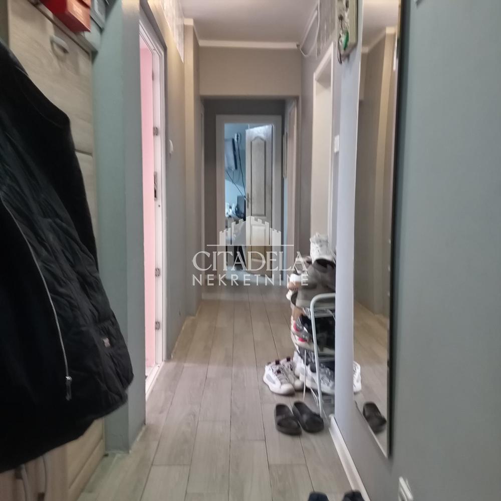 Stan na prodaju u Beogradu, Čukarica, trosoban, 67m2, cena 130000 evra