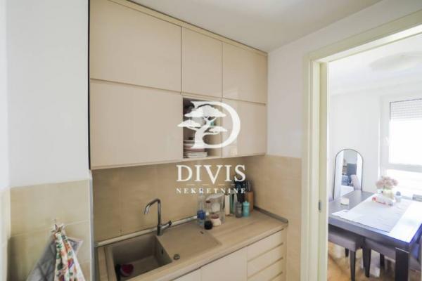 Stan na prodaju u Beogradu, Novi Beograd blok 67A (Belvile), dvosoban, 60m2, cena 325000 evra