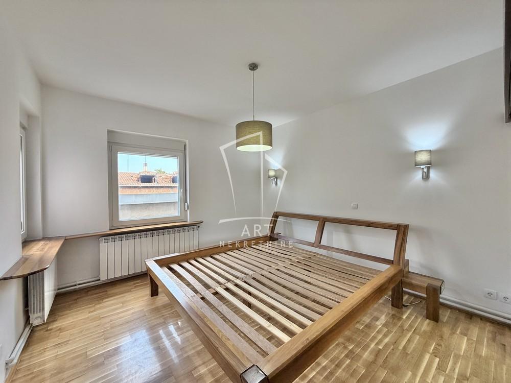 Stan na prodaju u Beogradu, Učiteljsko naselje, trosoban, 89m2, cena 263000 evra