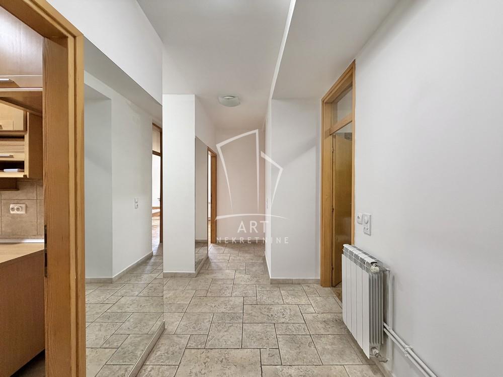 Stan na prodaju u Beogradu, Učiteljsko naselje, trosoban, 89m2, cena 263000 evra