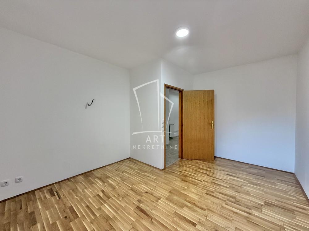 Stan na prodaju u Beogradu, Učiteljsko naselje, trosoban, 89m2, cena 263000 evra