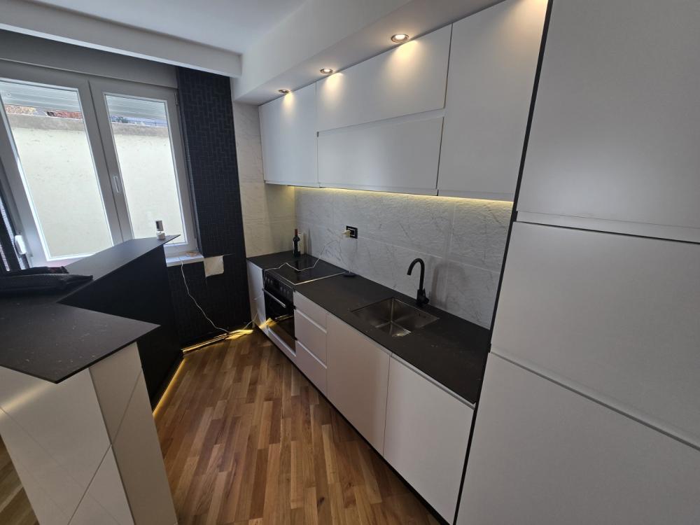Stan na prodaju u Beogradu, Čukarica, cetvorosoban, 100m2, cena 300000 evra