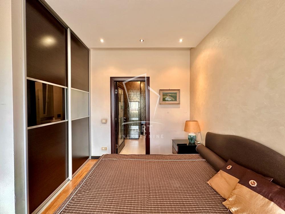 Stan na prodaju u Beogradu, Stari grad, trosoban, 99m2, cena 495000 evra
