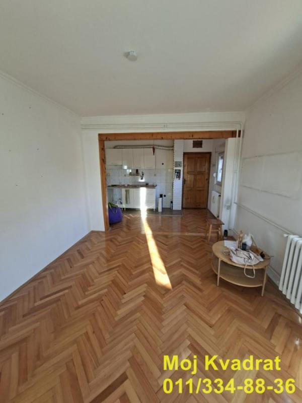 Stan na prodaju u Beogradu, Cvetkova pijaca, dvoiposoban, 56m2, cena 180000 evra
