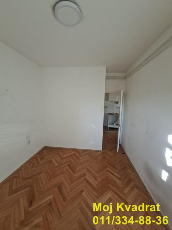 Stan na prodaju u Beogradu, Cvetkova pijaca, dvoiposoban, 56m2, cena 180000 evra