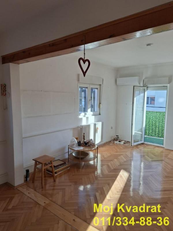Stan na prodaju u Beogradu, Cvetkova pijaca, dvoiposoban, 56m2, cena 180000 evra