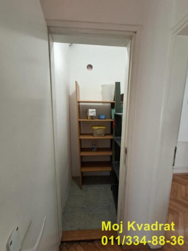 Stan na prodaju u Beogradu, Cvetkova pijaca, dvoiposoban, 56m2, cena 180000 evra