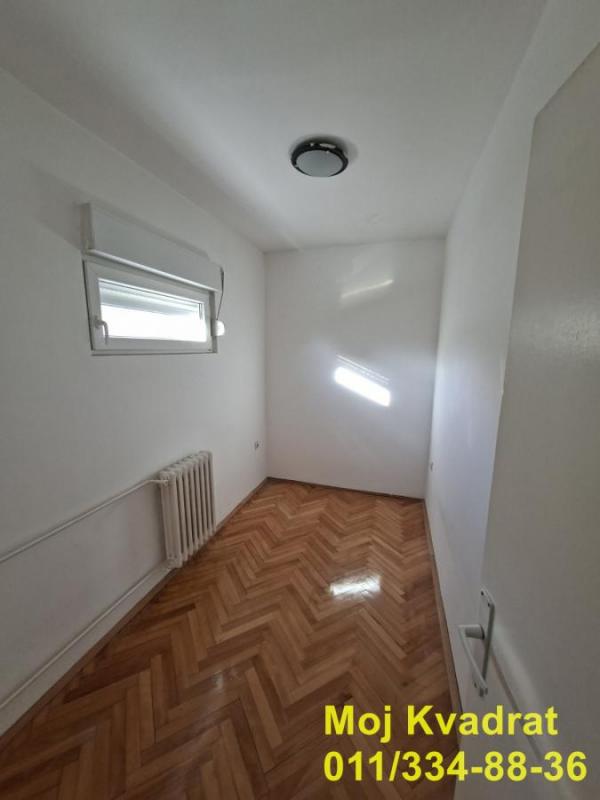 Stan na prodaju u Beogradu, Cvetkova pijaca, dvoiposoban, 56m2, cena 180000 evra