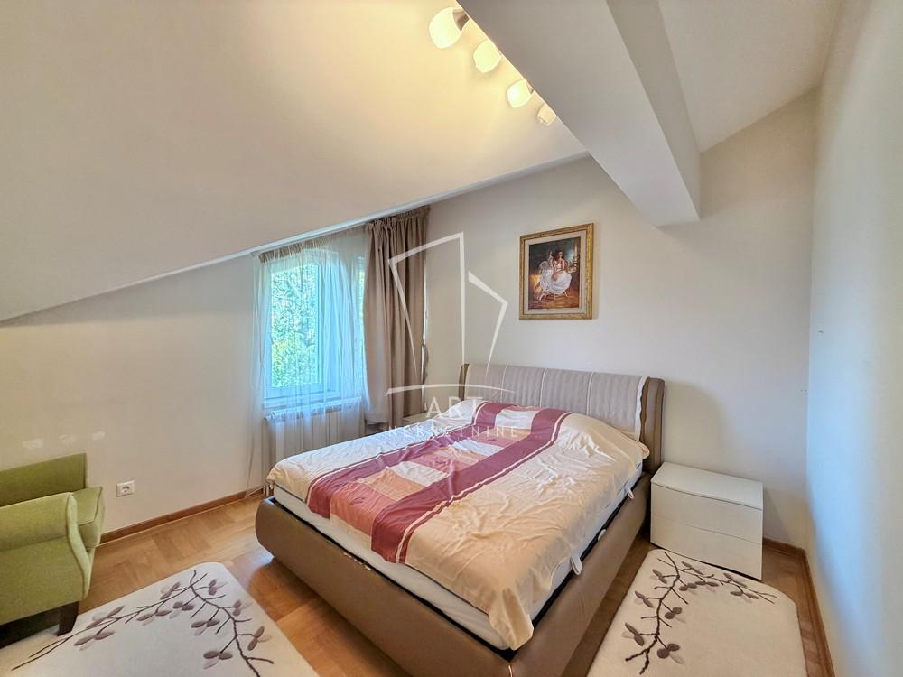 Stan na prodaju u Beogradu, Voždovac, trosoban, 113m2, cena 268000 evra
