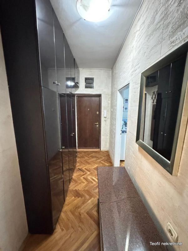 Stan na prodaju u Beogradu, Zemun, dvoiposoban, 57m2, cena 189900 evra