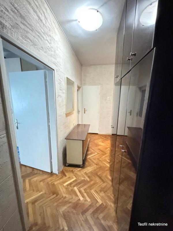 Stan na prodaju u Beogradu, Zemun, dvoiposoban, 57m2, cena 189900 evra