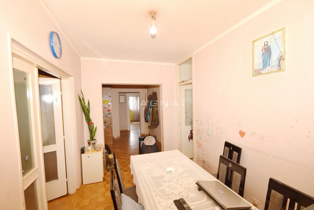 Stan na prodaju u Beogradu, Braće Jerković, trosoban, 91m2, cena 215000 evra