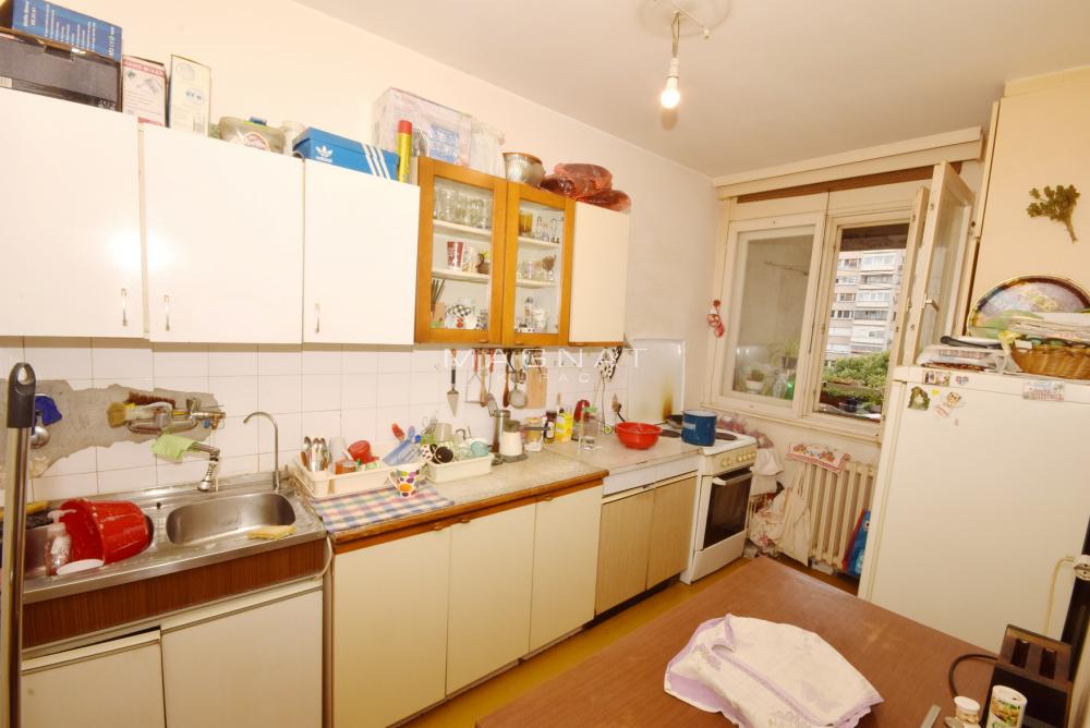 Stan na prodaju u Beogradu, Braće Jerković, trosoban, 91m2, cena 215000 evra