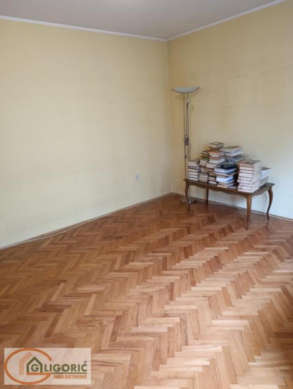Stan na prodaju u Beogradu, Karaburma, dvosoban, 48m2, cena 144800 evra