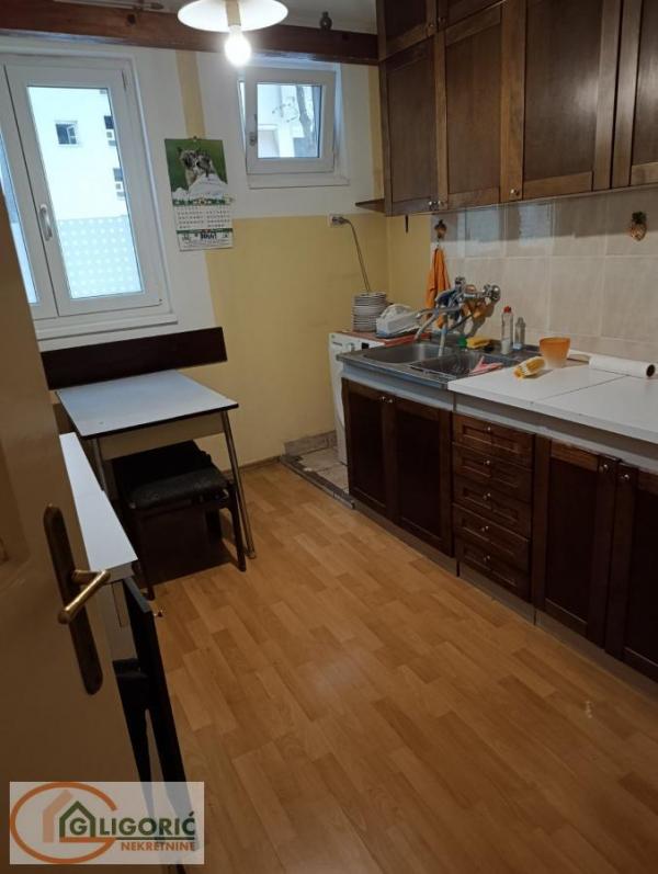 Stan na prodaju u Beogradu, Karaburma, dvosoban, 48m2, cena 144800 evra