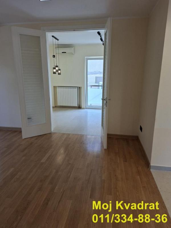 Stan na prodaju u Beogradu, Voždovac, 123m2, cena 300000 evra