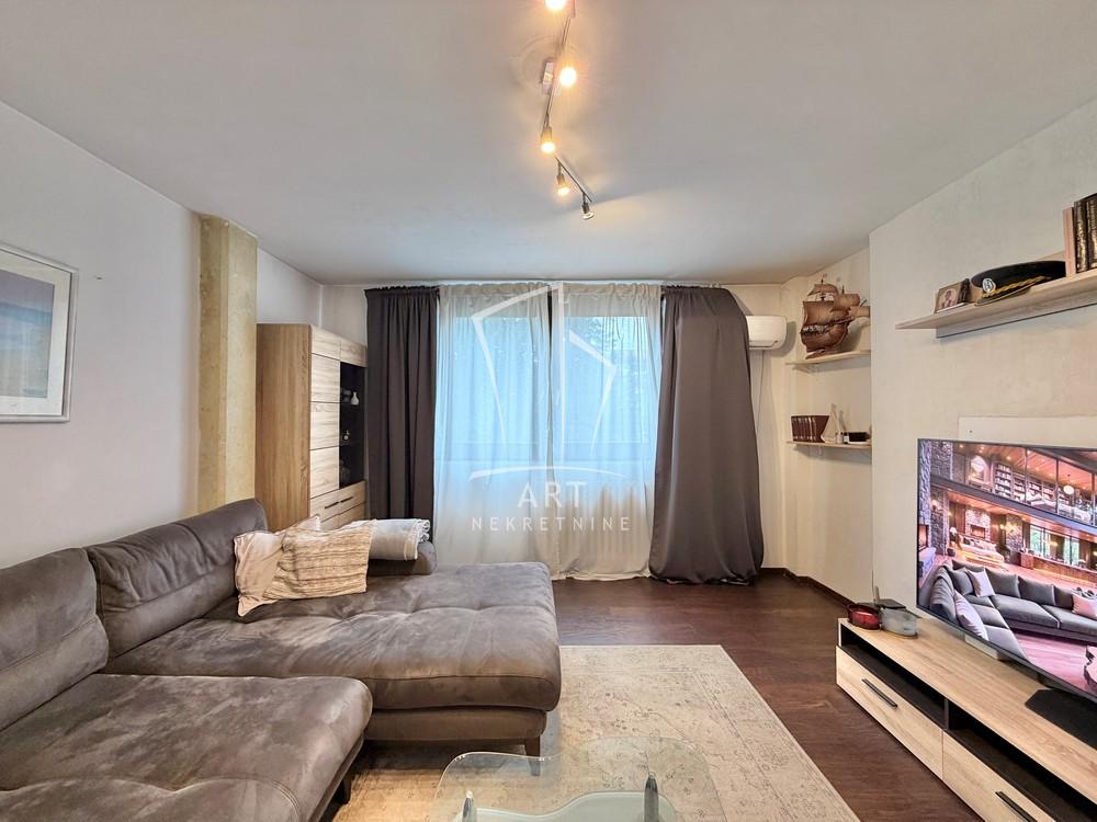 Stan na prodaju u Beogradu, Mirijevo, dvoiposoban, 64m2, cena 175000 evra