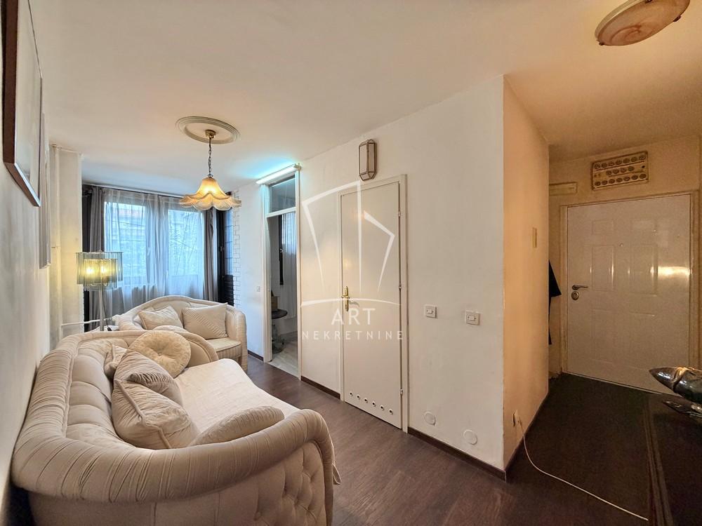Stan na prodaju u Beogradu, Mirijevo, dvoiposoban, 64m2, cena 175000 evra