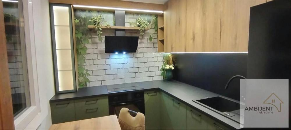 Stan na prodaju u Beogradu, Novi Beograd blok 63, dvoiposoban, 39m2, cena 198000 evra