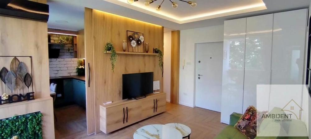 Stan na prodaju u Beogradu, Novi Beograd blok 63, dvoiposoban, 39m2, cena 198000 evra