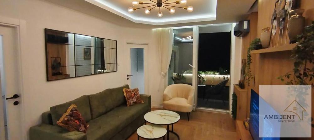 Stan na prodaju u Beogradu, Novi Beograd blok 63, dvoiposoban, 39m2, cena 198000 evra