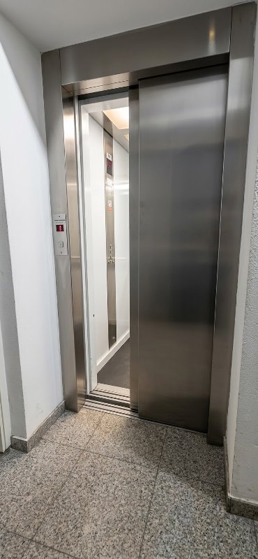 Stan na prodaju u Beogradu, Neimar, trosoban, 83m2, cena 360000 evra