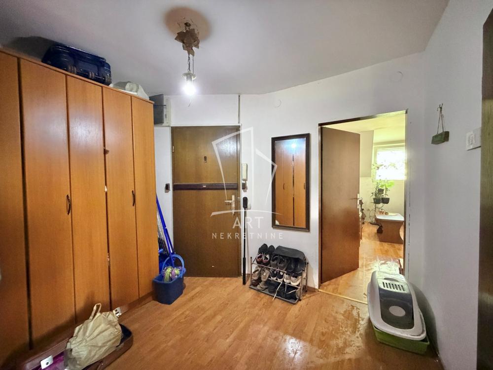Stan na prodaju u Beogradu, Kalenić pijaca, jednoiposoban, 42m2, cena 200000 evra