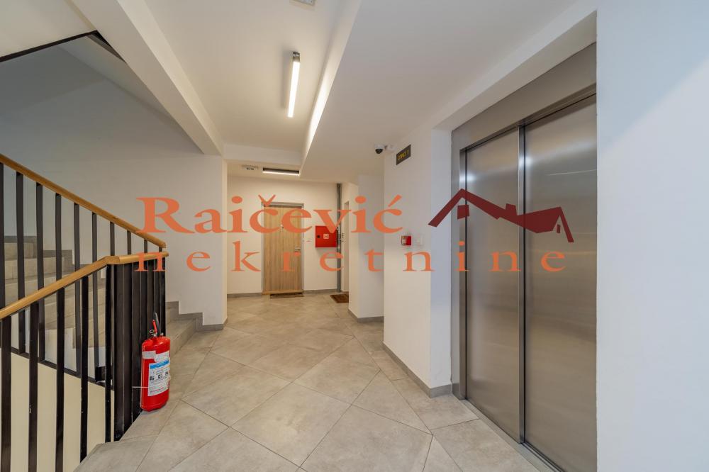 Stan na prodaju u Beogradu, Gornji grad, jednoiposoban, 35m2, cena 148900 evra