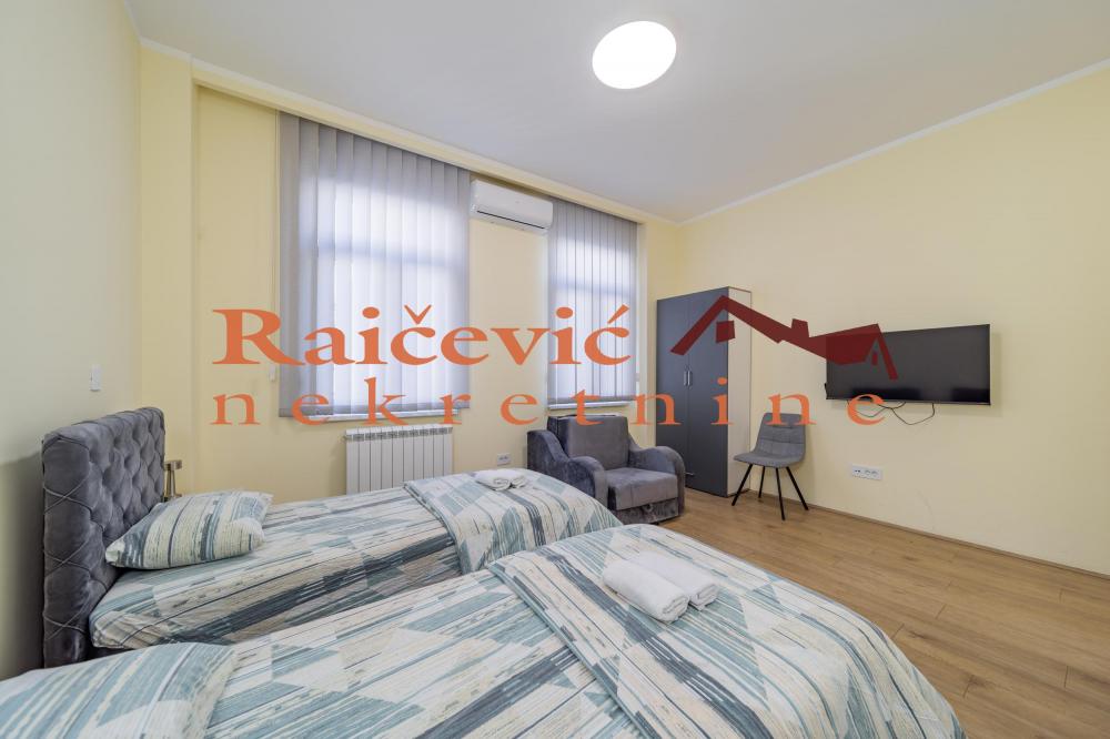 Stan na prodaju u Beogradu, Beograd (centar), 211m2, cena 890000 evra