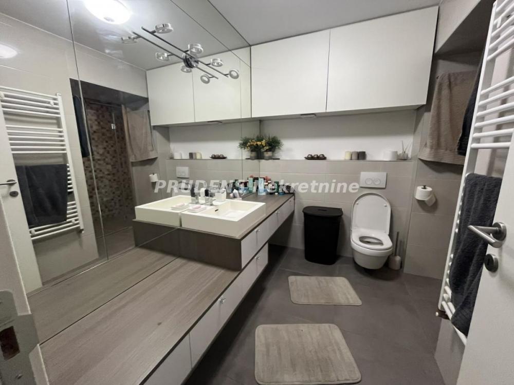 Stan na prodaju u Beogradu, Nova Galenika, trosoban, 137m2, cena 375000 evra
